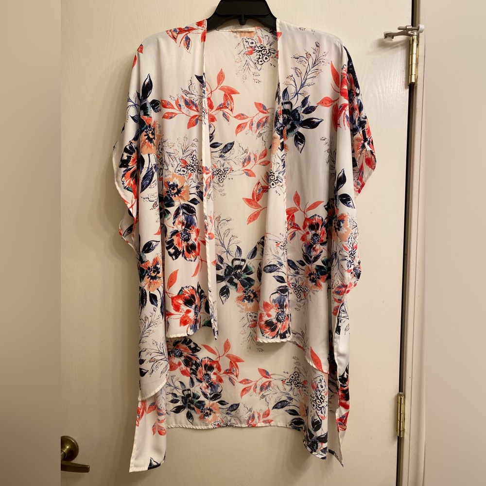 Women’s Floral Kimono Size S/M